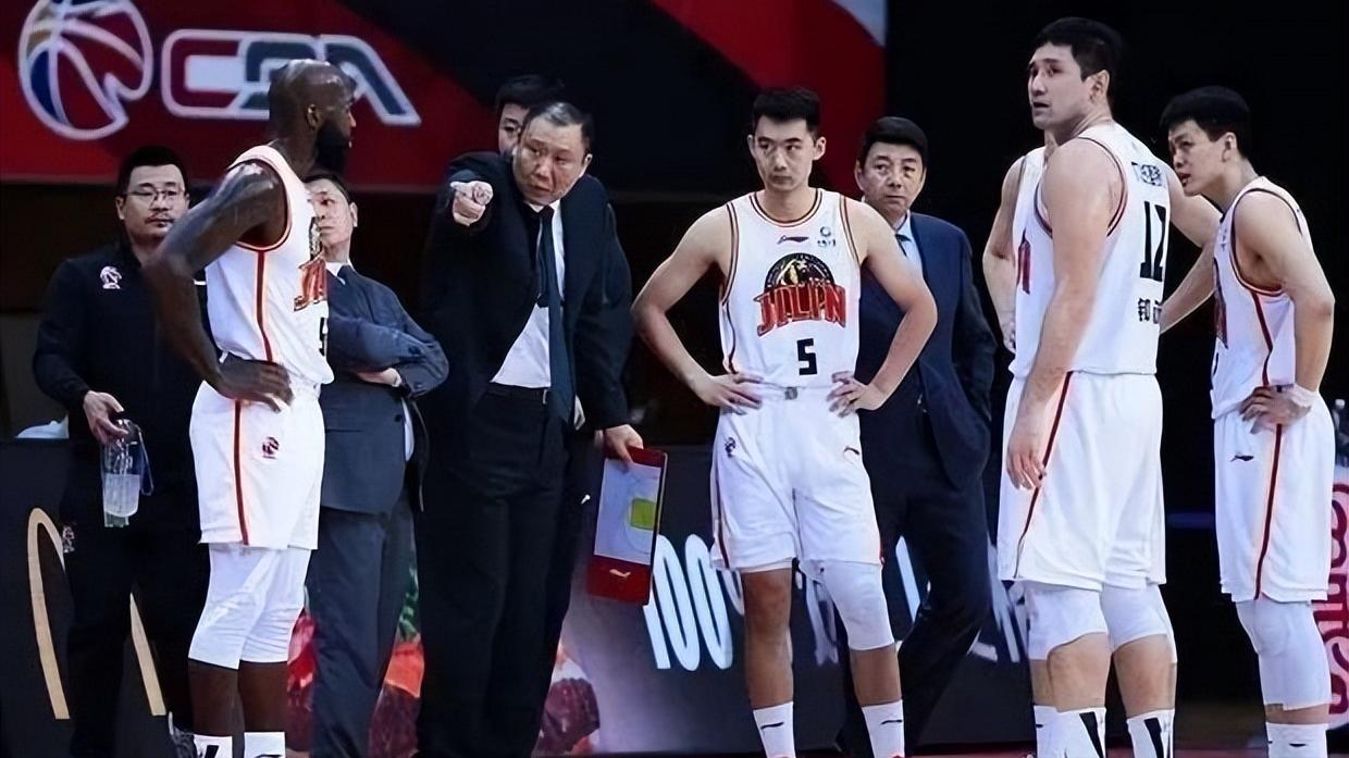 杨帆|王晗裁员后，补充人员浮现，34岁内线名将在列，年薪基本持平琼斯