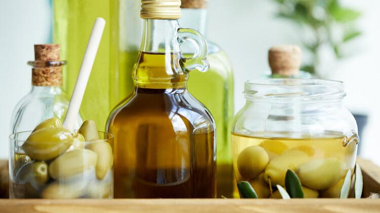 脂肪酸|“大豆油”是最不健康的油？提醒：厨房里的这3种油，真要少吃点