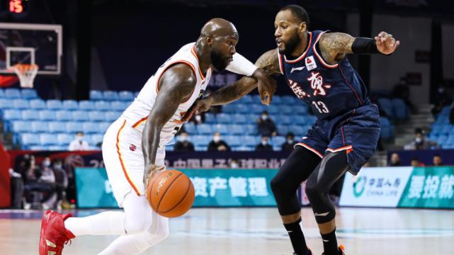 琼斯|CBA外援排名！琼斯第一外援，弗格+利父惊喜，老哈第9，摩尔太低