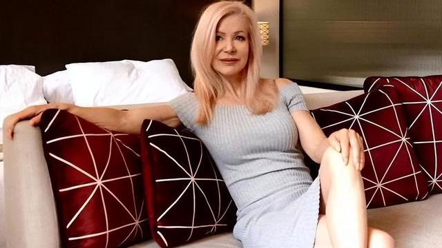 穿衣搭配 同样50岁，为什么你看起来显老，别人却显年轻？主要因为下面3点