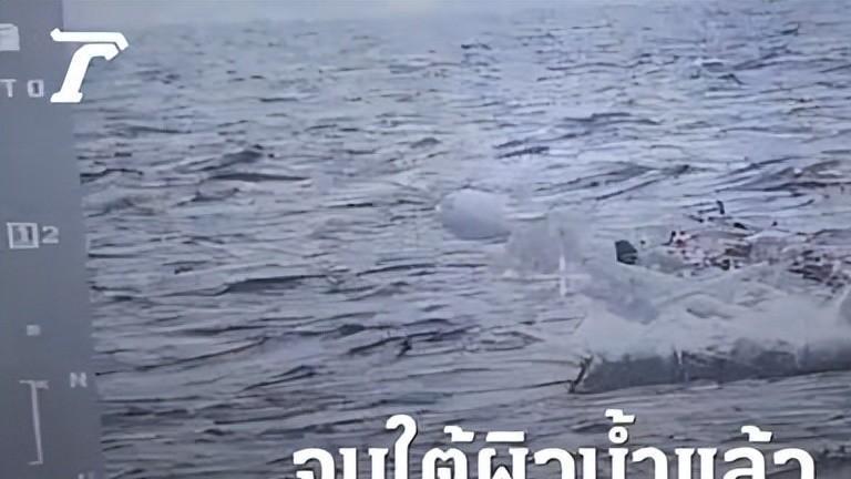 载有106人泰国海军船只遭遇海浪不幸沉船