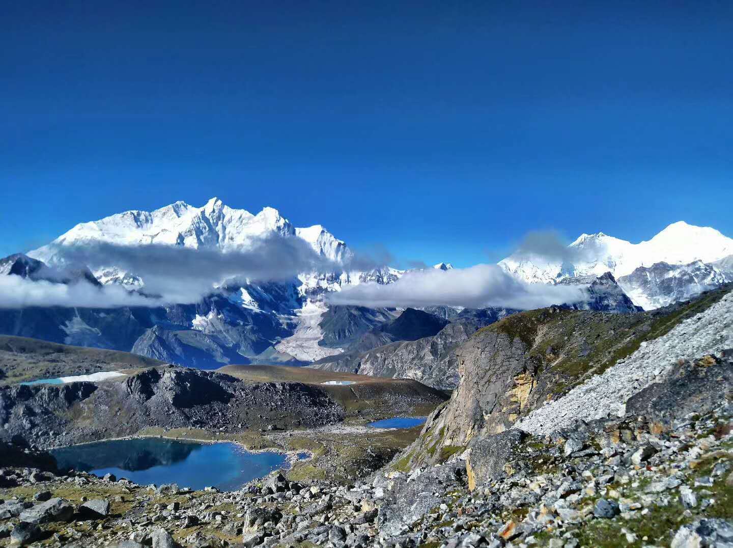 滑翔伞|喜马拉雅高山上巨奇葩景点，美丽悲壮景点满是骨骸，原因令人痛心