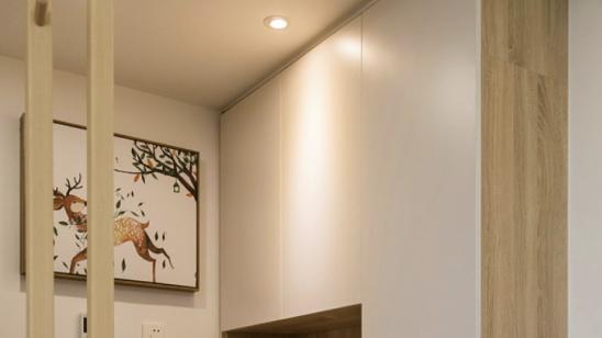 邻居看了他家的装修直呼后悔，简直太完美了，东西再多也不怕