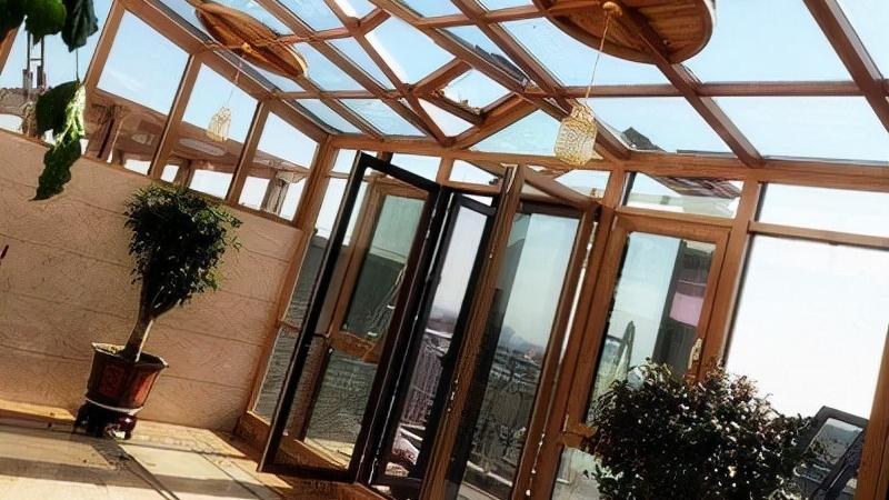 阳光房不是非要选玻璃顶！研究之后才发现，玻璃顶存在太多问题