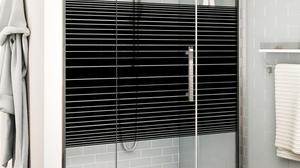 如果你家卫生间也装了钢化玻璃门，那一定要注意：别拿生命开玩笑