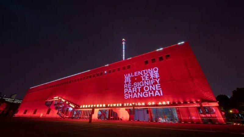 华伦天奴 凭一款大钉包就火遍全球，华伦天奴到底有什么秘诀