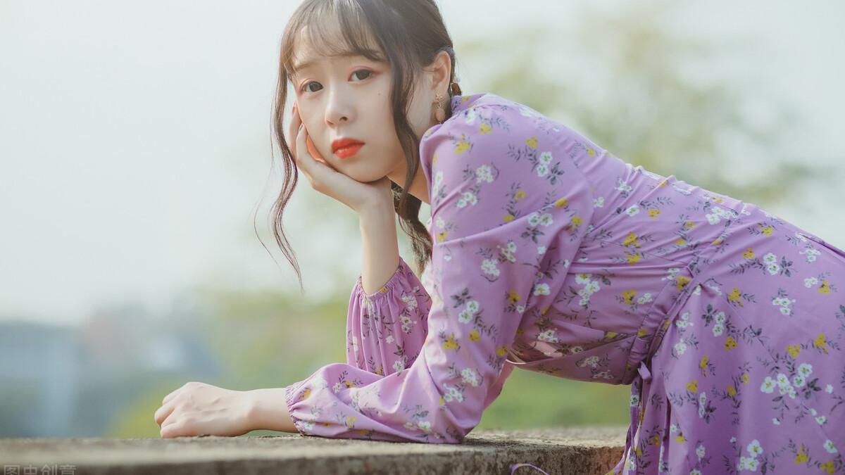 聚会|故事：在同学婚宴上，重逢即将订婚的前男友，他拽紧我手说想复合