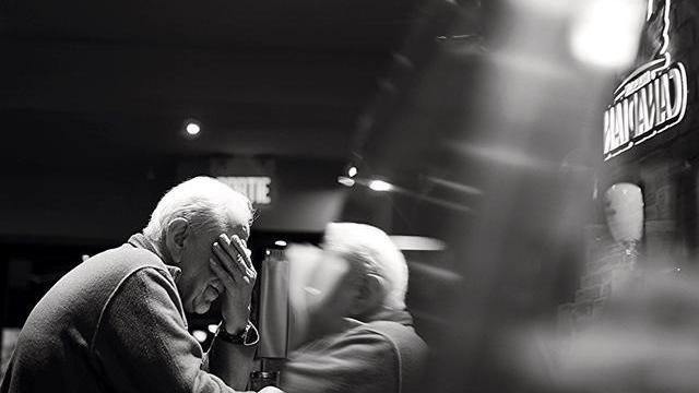 大脑|老人去世前是否会有征兆？若出现这6个反常，或预示大去之期不远