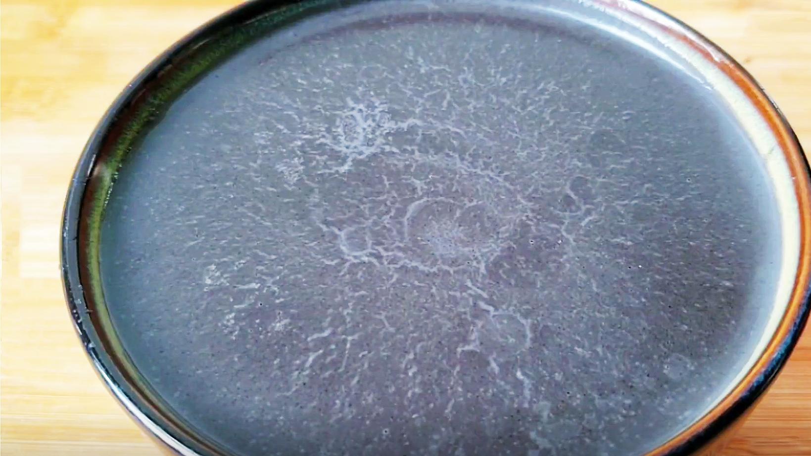 衰老|秋季怎么吃？建议女生：吃“2黑2白1红”，滋阴润燥，吃对巧养生