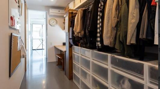 衣帽间别\区\分那么清楚，学日式的布局，收纳量更多，美观又便利