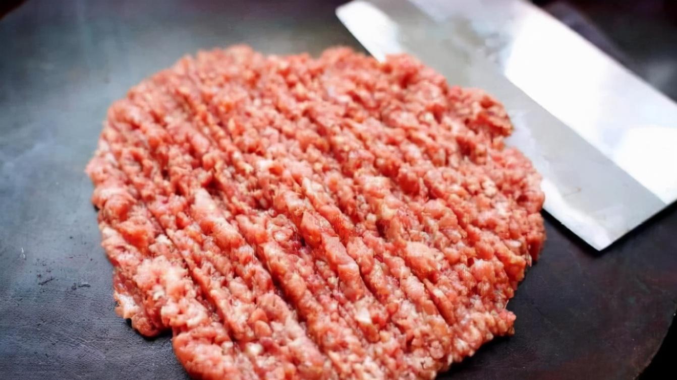 补钙|炸肉丸别加淀粉和面粉！多加一个料，肉丸放凉不回软，外酥里嫩