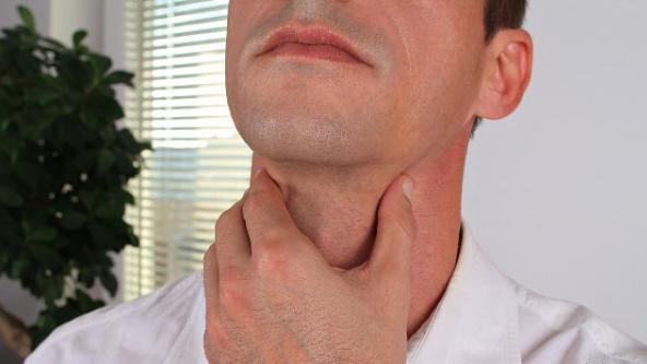 睡眠|甲状腺癌并非悄无声息？内科医生：睡觉若有3种异常，多半是扛不住了