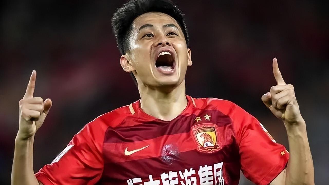 广州队|再见！中国足坛著名后卫正式退役，他曾是恒大功勋球员