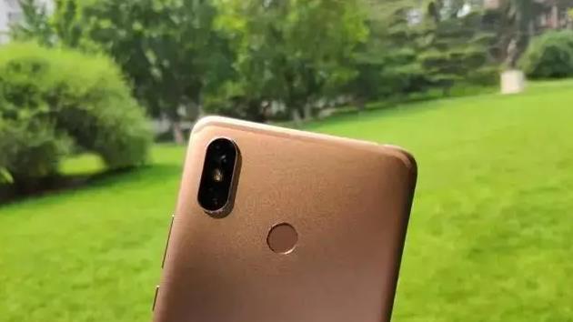 小米科技|小米Max5重新上阵：5800mAh充电宝级电量+7.2英寸完美大屏