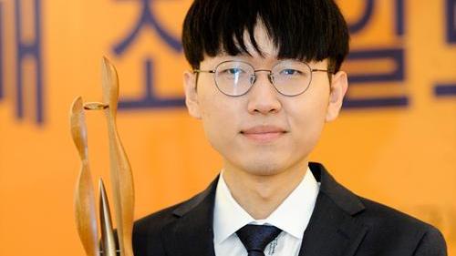 申真谞|申真谞，世界围棋“三冠王”！只不过是韩国围棋的“遮羞布”？