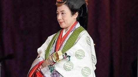 戴安娜王妃|同戴珍珠首饰，戴妃和雅子一个端庄一个优雅，命运也有共同处