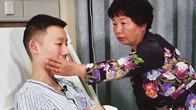 郭希宽|郭希宽罕见直播！怒怼黑粉质疑，重提往事证清白，网友：真能扯