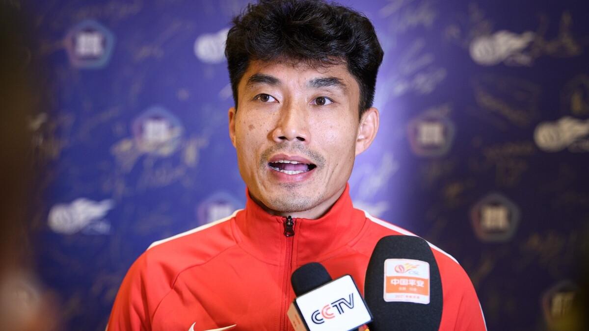 中超|尴尬！国足和U23突然不回国了，中超推迟+赛会制，武汉成赛区热门
