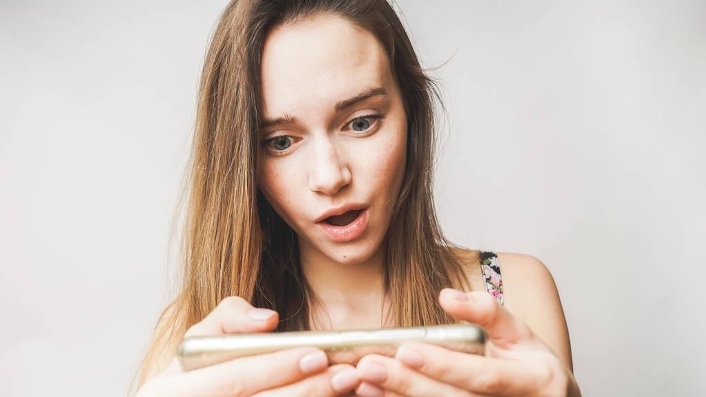 十堰|拿起手机刷短视频，一刷就停不下来，是什么体验？