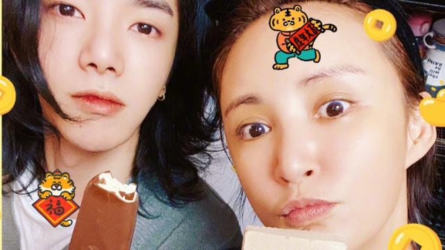 张歆艺|人缘好！张歆艺话剧即将开演，华晨宇易烊千玺等排队打call