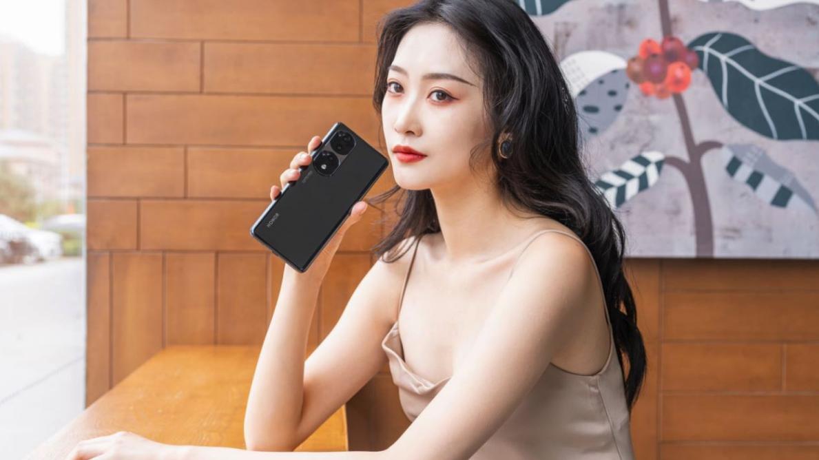 荣耀70|荣耀70系列硬件对比：三款机型有何区别，哪款性价比更高？