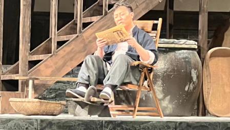 窝头会馆|烧饼发文庆祝与曹鹤阳合作8周年，《窝头会馆》彩排谢幕震撼观众