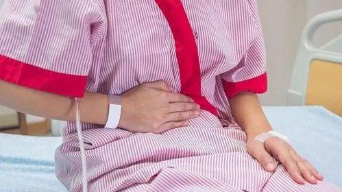 内分泌失调|女孩腹痛误诊阑尾炎，无奈卵巢切除，母亲崩溃：她还能做女人吗？
