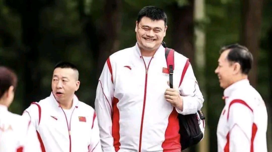 姚明|恭喜！姚明减肥成功，40岁叶莉高兴了 表态二胎事宜 姚明要加把劲