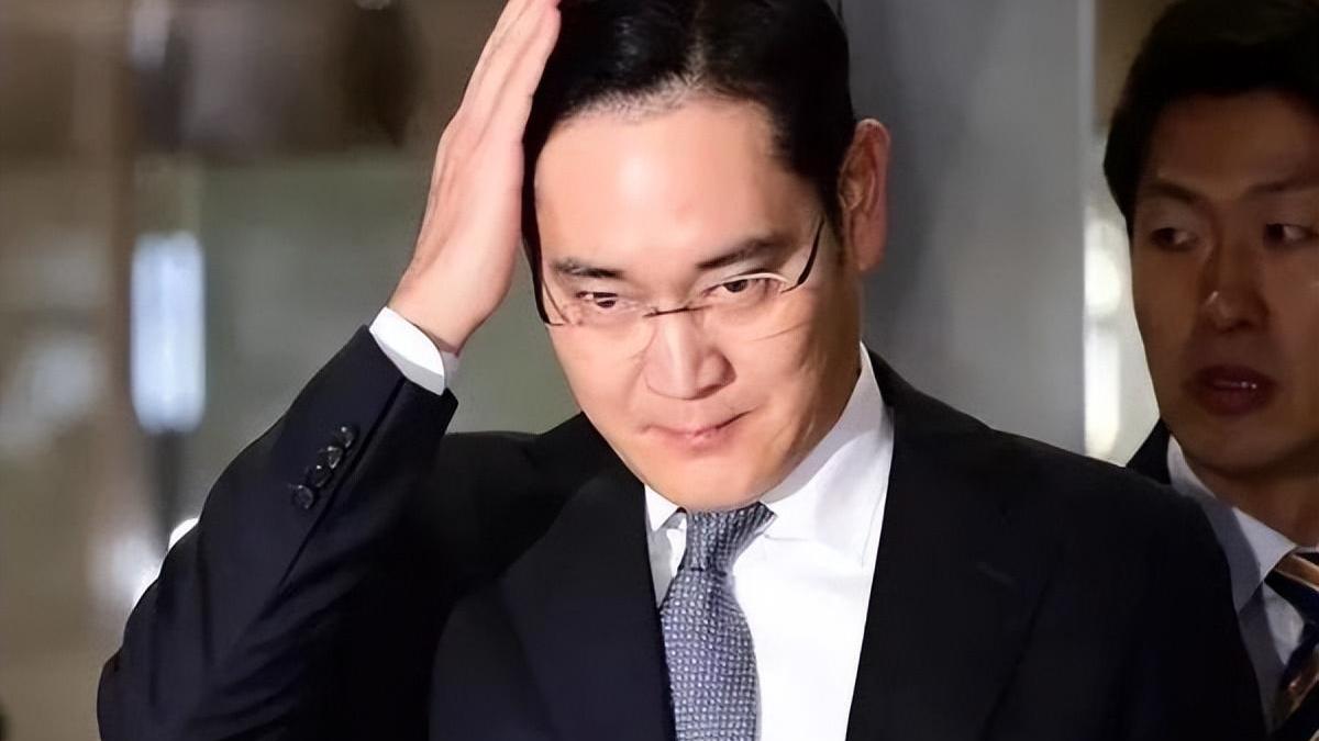 软件|不是说要击败他们吗？三星放弃自主研发的产品，而S23则采用了高通的技术！