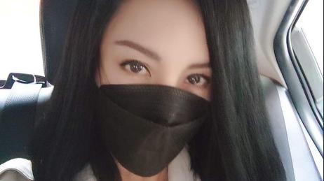 田丽|54岁田丽晒住院照引担忧！躺病床上打针好憔悴，配文感慨人生无常