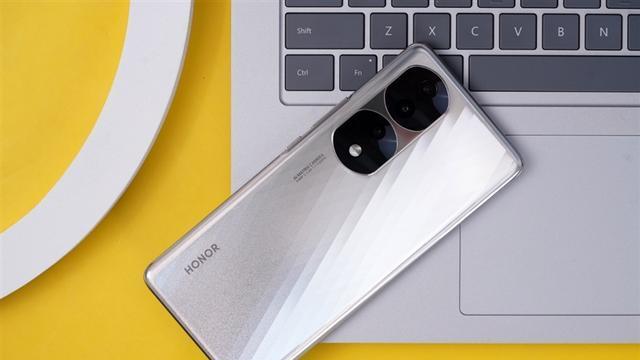 荣耀70pro|荣耀70Pro+评测：天玑9000+100W快充，不再是偏科生