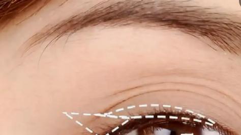 运动|眼线的基础是“要埋在睫毛的间隙”