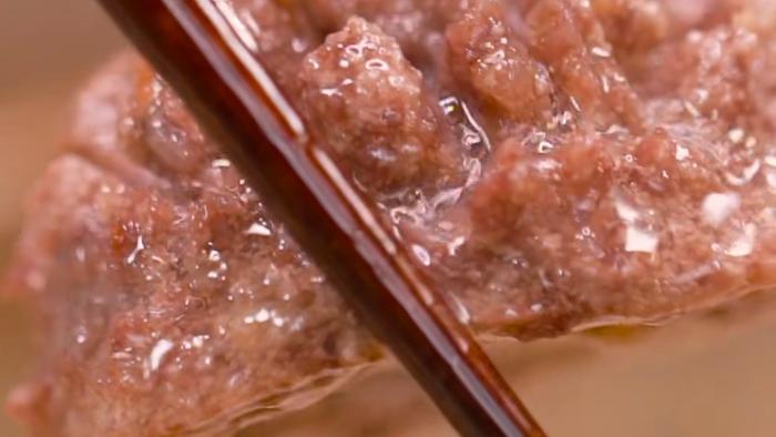 豆沙|沙茶风味的酱爆牛丸，油炸烹调，浇汁入味，老少皆宜的家常美食