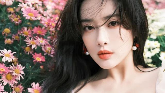 孟子义|“雷纯”孟子义繁花写真超靓丽！肤白貌美太性感美艳