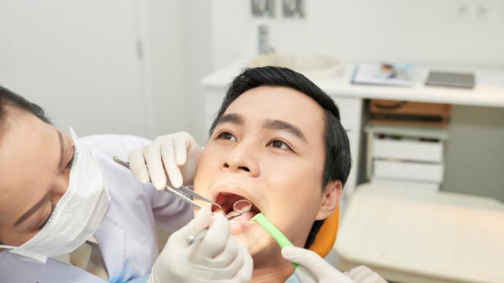 牙齿|牙齿为什么松动，还吃饭塞牙？可能肾气不足，中医一个小方法应对！