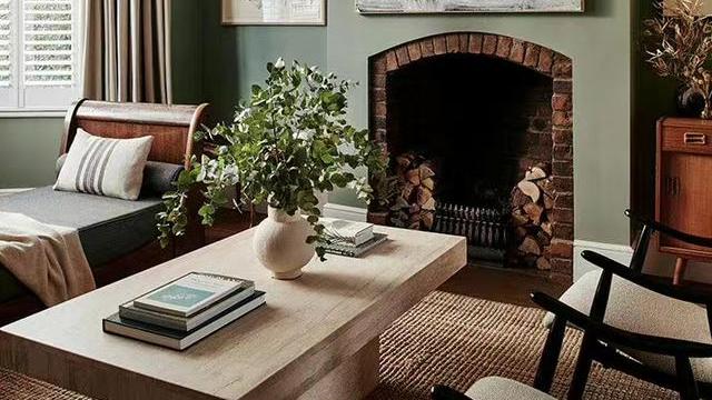 一对英国夫妇的家，全屋宁静复古，绿色调那叫一个柔美，令人羡慕