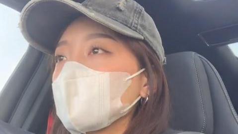 春晚|晋嫂去机场接崔晋李勒优，UU见到嫂子就抱怨瘦了，网友：羡慕了