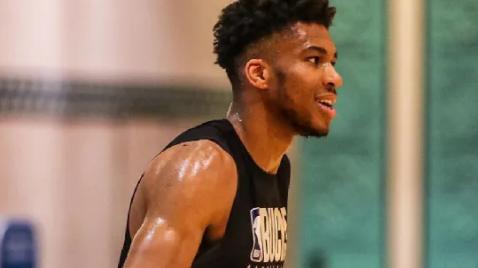 盖帽|NBA现役谁最有望拿四双？翻遍全联盟 也就3人有望实现