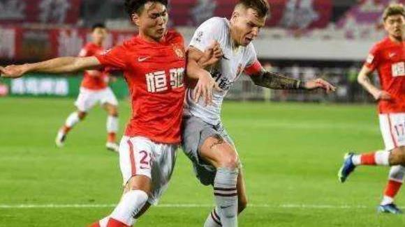 中超|郑智看好他！19岁中超小将：郑导一直鼓励我，有机会一定出国