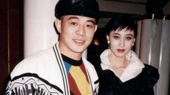 李连杰|李连杰：情义千斤不如胸部四两，我可以断送所谓的一切前程