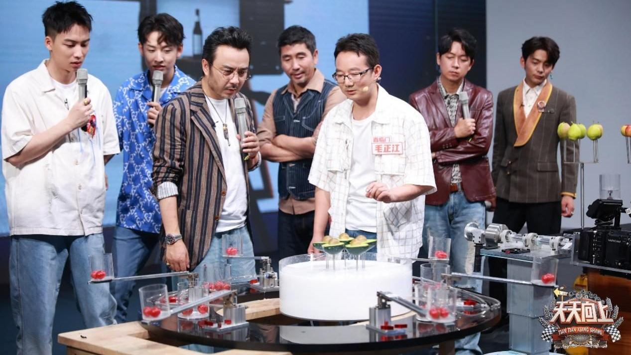 天天向上|广告片的流金岁月！《天天向上》天天New-tro兄弟团领略广告片的变迁与创新