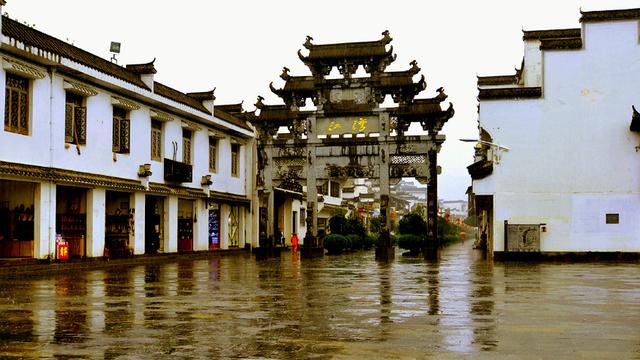 泸州|贵州一“著名”古村，因百亩油菜田出名，如今已是“重点旅游村”