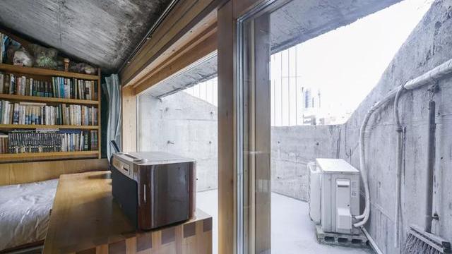 一家三口，50年如一日的挤在12平小房里，看着憋屈实则很幸福