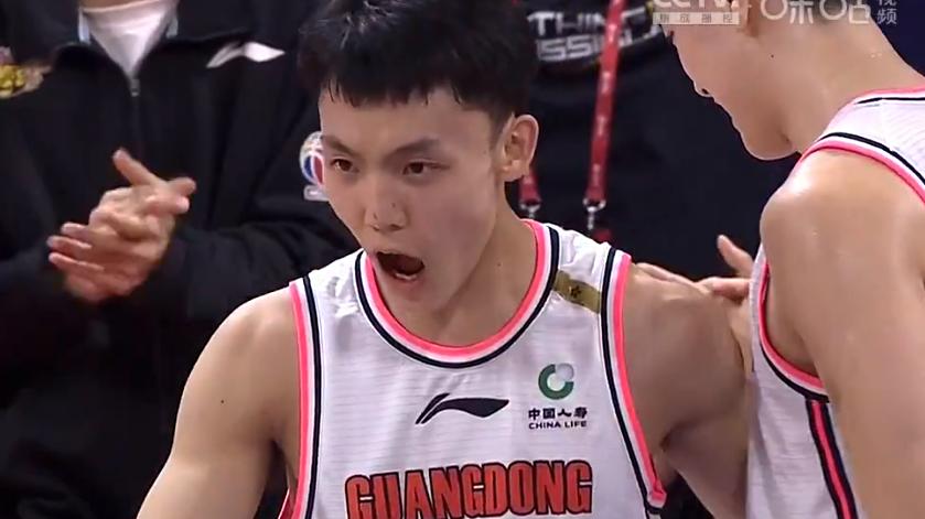 广东男篮|大场面球员！徐杰单节12分，杜锋两次摸头杀，这绝对是真爱