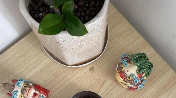 办公室|办公室风水：老板在办公室摆的，有啥作用吗？对办公室其他办公人员有影响吗？