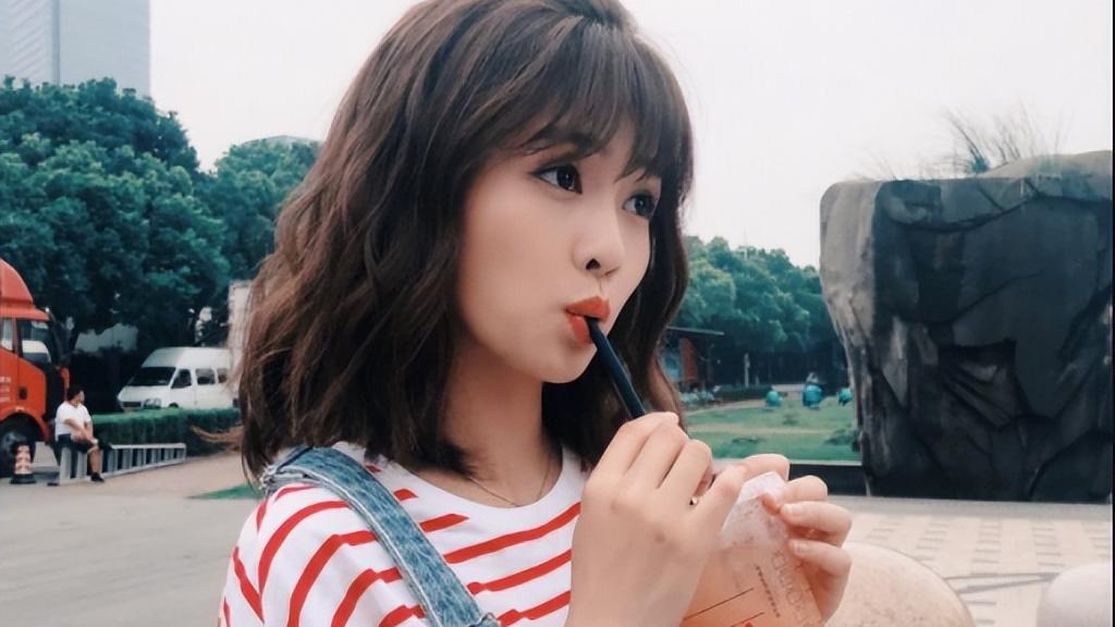 白梦妍|白鹿哪一点不如苏晓彤，剧中拍戏虐哭全网，她到底输在哪里？