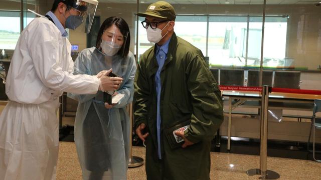 大S|具俊晔抵台进入隔离模式，隔离酒店一晚千元，大S送饮料感谢媒体