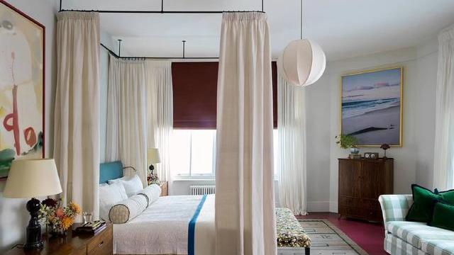 她翻新的伦敦老房子，用缤纷色彩来混搭，每一个空间都非常耀眼