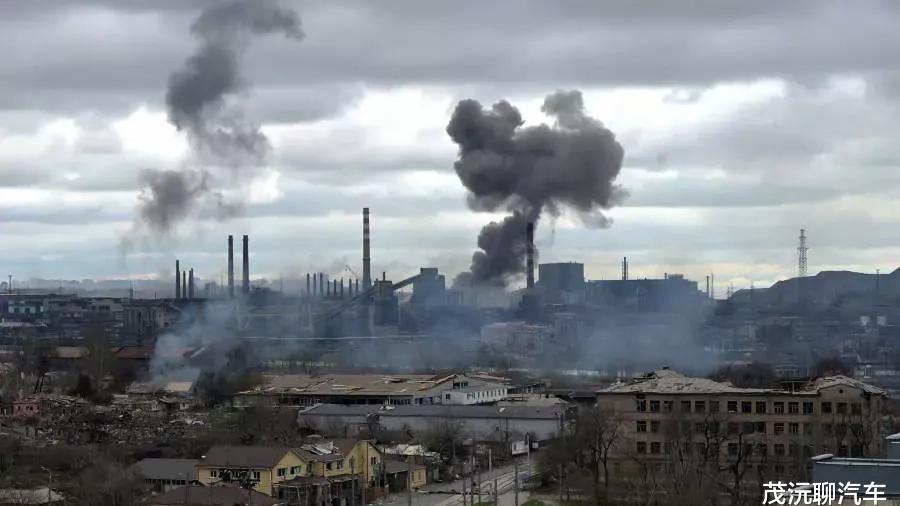 李莉|真没想到！李莉老师在凤凰卫视的节目中给予了乌守军比较正面的点评