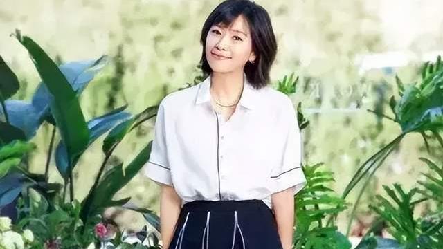 徐静蕾|文艺女神，48岁还有学生气质，穿学生装好清纯，网友：状态太好了